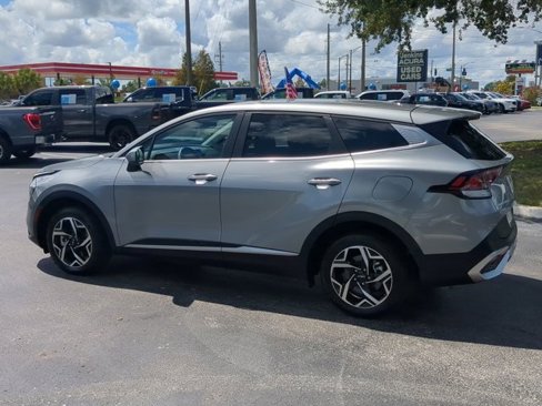 Used 2023 Kia Sportage LX image 6