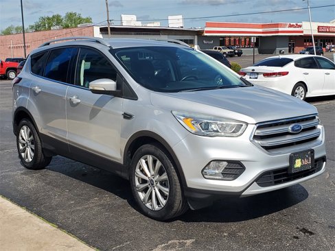 Used 2017 Ford Escape Titanium image 3