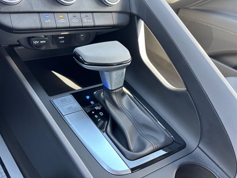 Certified 2024 Hyundai Elantra SE image 29
