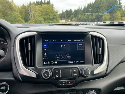 Used 2024 GMC Terrain SLT image 13
