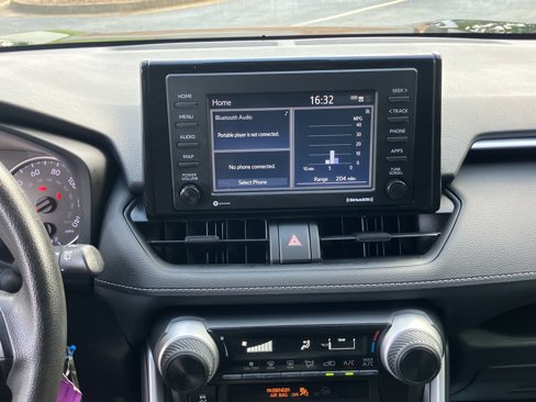 Used 2021 Toyota RAV4 LE image 26