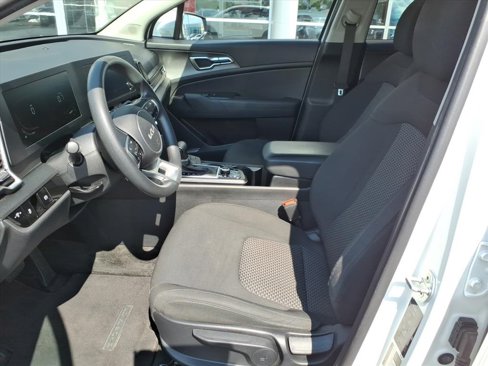 Used 2023 Kia Sportage LX image 12