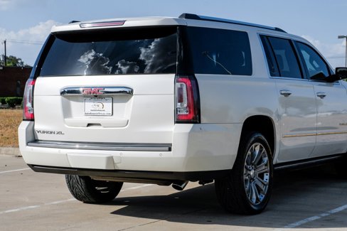 Used 2015 GMC Yukon XL Denali w/ Premium Package image 9