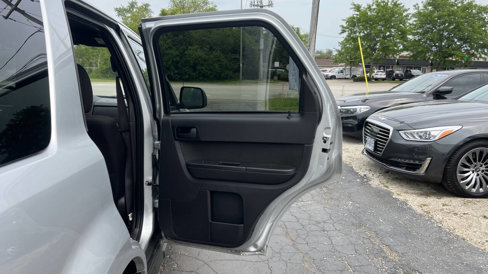 Used 2010 Ford Escape XLT image 30