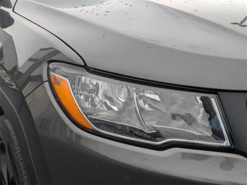 Used 2021 Jeep Compass Latitude image 9
