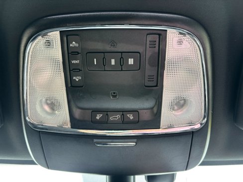 Used 2017 Jeep Grand Cherokee Limited image 32