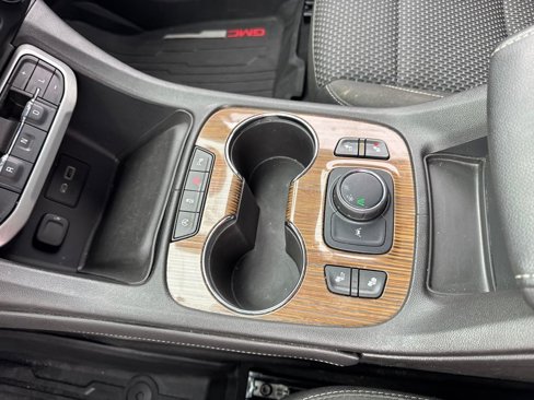 Used 2021 GMC Acadia SLE w/ Driver Convenience Package image 18