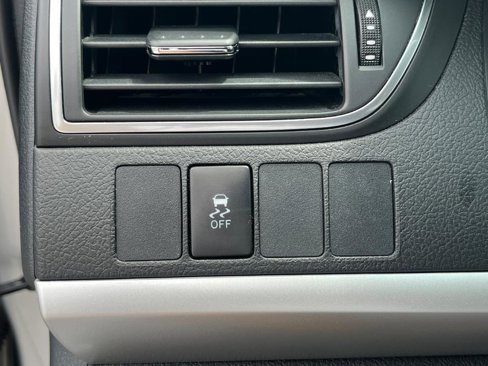 Used 2016 Toyota Camry SE image 16