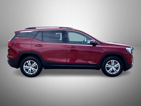 Used 2020 GMC Terrain SLE w/ Driver Convenience Package image 4