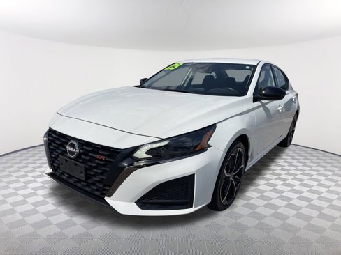 Used 2023 Nissan Altima 2.5 SR image 14