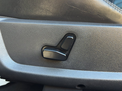 Used 2010 Dodge Challenger R/T image 28