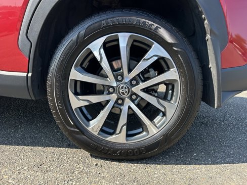 Certified 2023 Toyota Corolla Cross XLE image 20