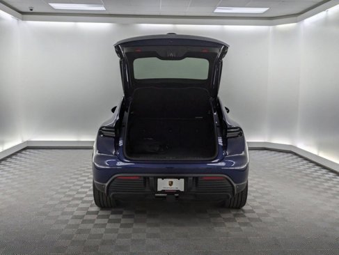 New 2024 Porsche Macan 4 Electric image 11