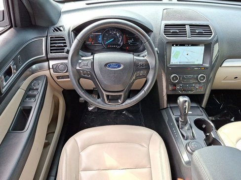 Used 2019 Ford Explorer XLT w/ Equipment Group 202A image 13