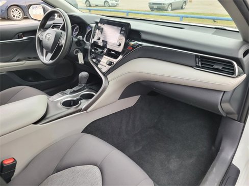 Used 2023 Toyota Camry LE image 8
