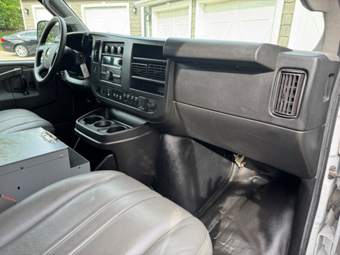 Used 2017 Chevrolet Express 2500 image 16
