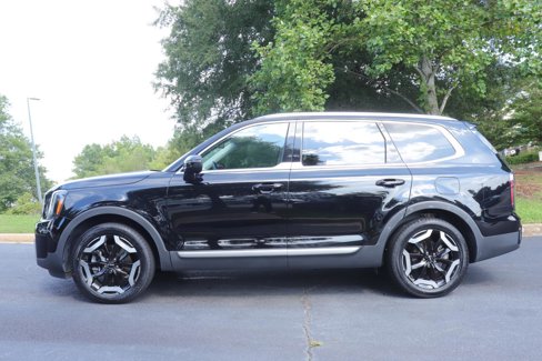 Used 2023 Kia Telluride EX w/ EX Captain's Chair Package image 6