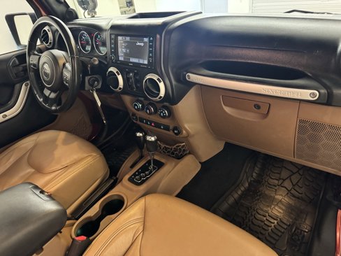 Used 2014 Jeep Wrangler Unlimited Rubicon w/ Max Tow Package image 24