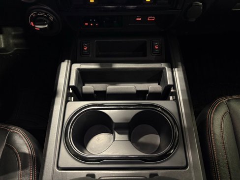 Used 2020 Nissan Titan PRO-4X image 26
