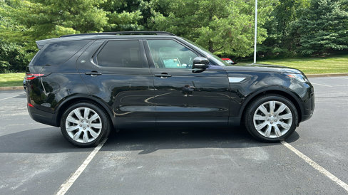 Used 2017 Land Rover Discovery HSE image 28