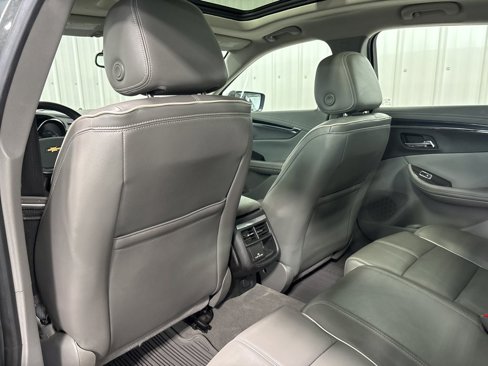 Used 2019 Chevrolet Impala Premier w/ Premier Convenience Package image 18
