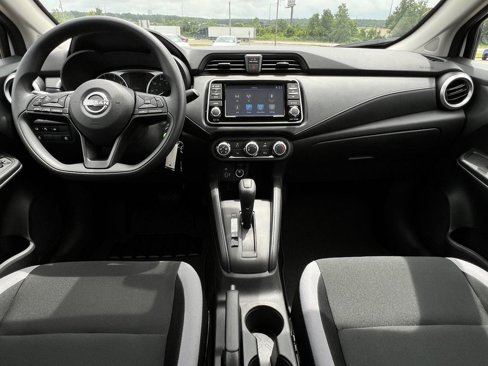 Used 2025 Nissan Versa S image 2