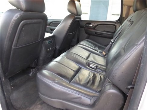 Used 2014 Chevrolet Suburban LT w/ Luxury Package image 18