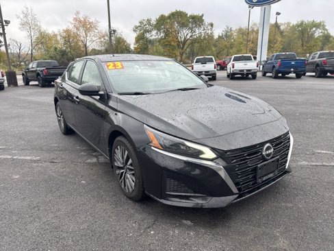 Used 2023 Nissan Altima 2.5 SV w/ SV Premium Package image 2