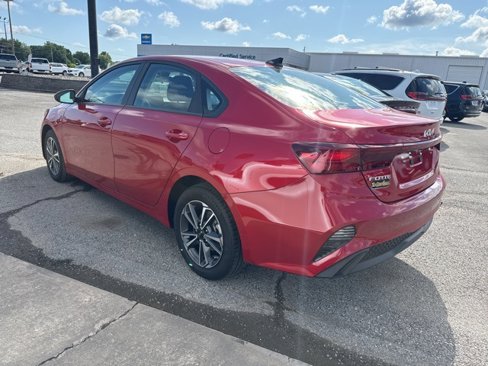 Used 2024 Kia Forte LXS image 9