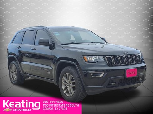 Used 2017 Jeep Grand Cherokee Laredo 75th Anniversary image 3