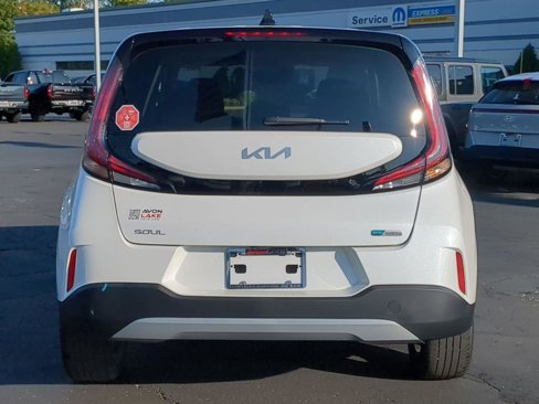 Used 2023 Kia Soul EX image 5