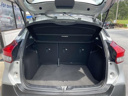 Used 2019 Nissan Kicks SR w/ SR Premium Package image 12