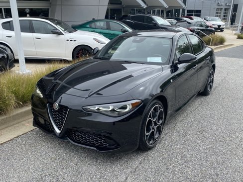 Used 2024 Alfa Romeo Giulia Ti image 2