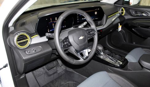 New 2025 Chevrolet Trax LT w/ Driver Confidence Package image 17