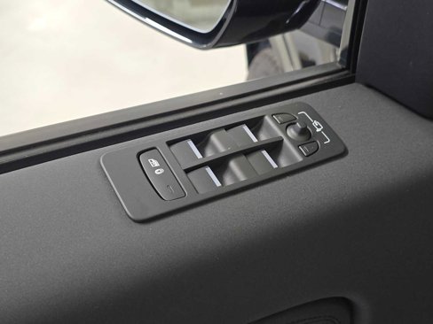 Certified 2025 Land Rover Discovery Sport S image 24