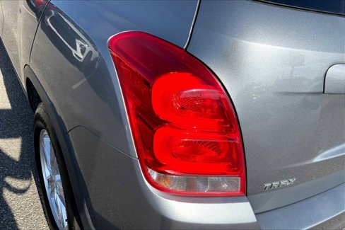 Used 2019 Chevrolet Trax LT w/ LT Convenience Package image 28
