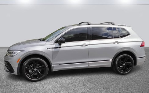 Used 2024 Volkswagen Tiguan SE R-Line image 3