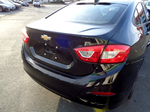 Used 2018 Chevrolet Cruze LS image 21