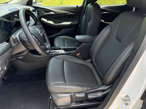 Used 2024 Buick Encore GX Sport Touring image 9
