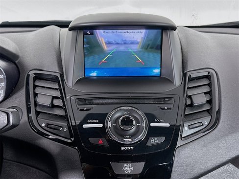 Used 2014 Ford Fiesta Titanium image 13