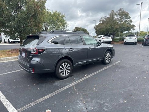 Used 2020 Subaru Outback Premium image 3