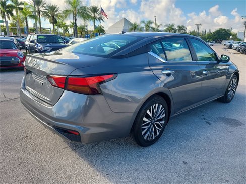 Used 2025 Nissan Altima 2.5 SV image 5