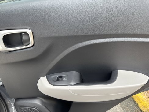 New 2025 Hyundai Venue SEL image 16