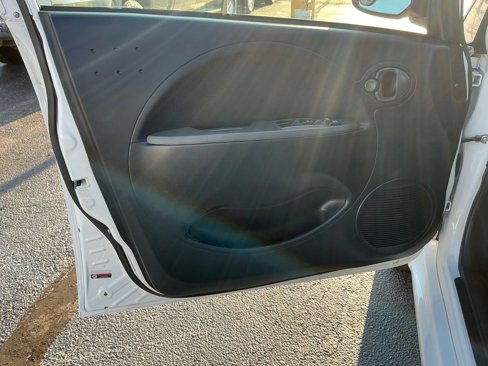 Used 2012 Mitsubishi i image 10