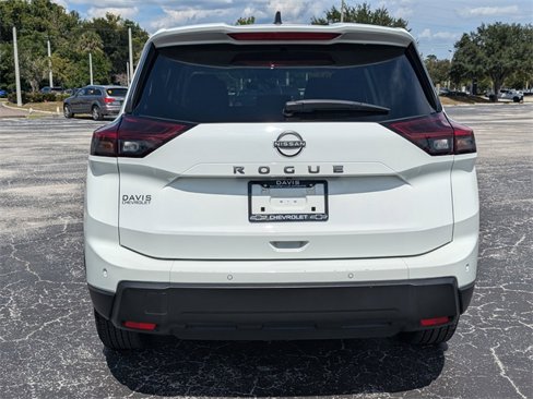 Used 2024 Nissan Rogue S image 6