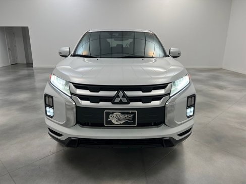 Used 2024 Mitsubishi Outlander Sport SE image 2