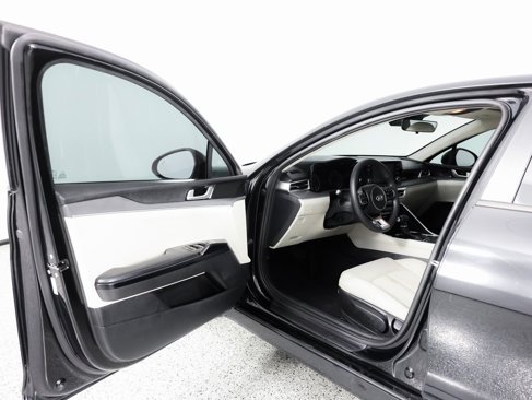 Used 2021 Kia K5 LXS image 19