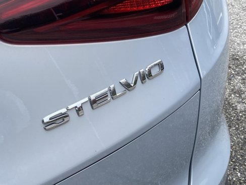 Used 2023 Alfa Romeo Stelvio Ti image 16