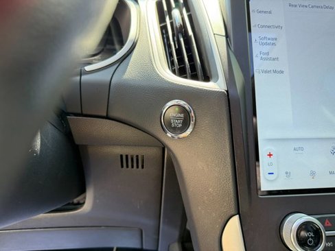Used 2021 Ford Edge SEL w/ Convenience Package image 30