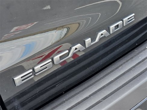 Used 2015 Cadillac Escalade Luxury image 12